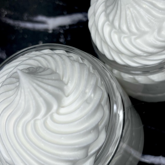 BEST EVER Body Butter♡ - BaddieBody (unscented + plain) - Picture 4 of 9